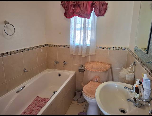 2 BEDROOM SECTIONAL TITLE FOR SALE IN FINSBURY